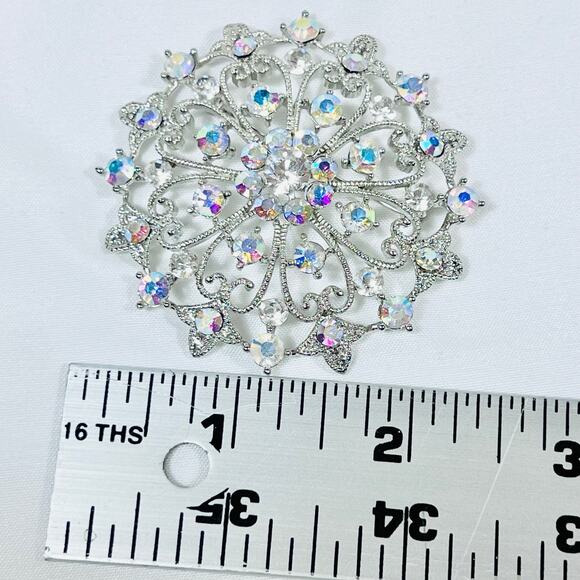 Round Flower Floral Bouquet Sash Brooch Pin Rhinestones Wedding Silver Toned - Picture 8 of 8